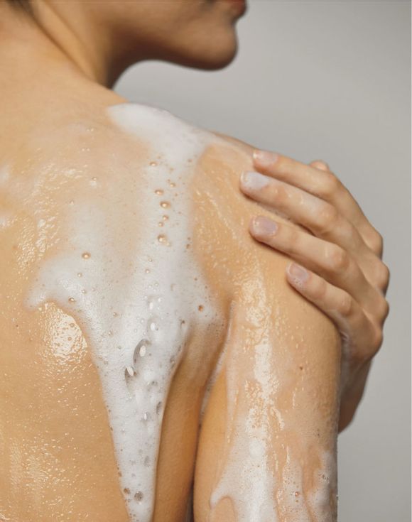 Skin So Soft Radiant Moisture Bonus Size Shower Gel 