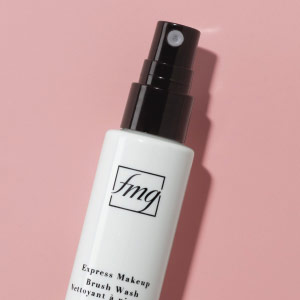 Nettoyant à pinceaux fmg Express Makeup gratuit